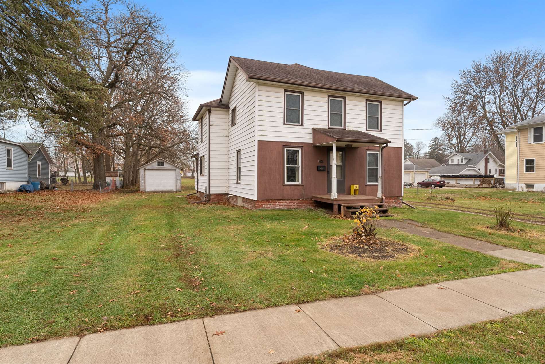 315 W Locust St, Cambridge, IL 61238