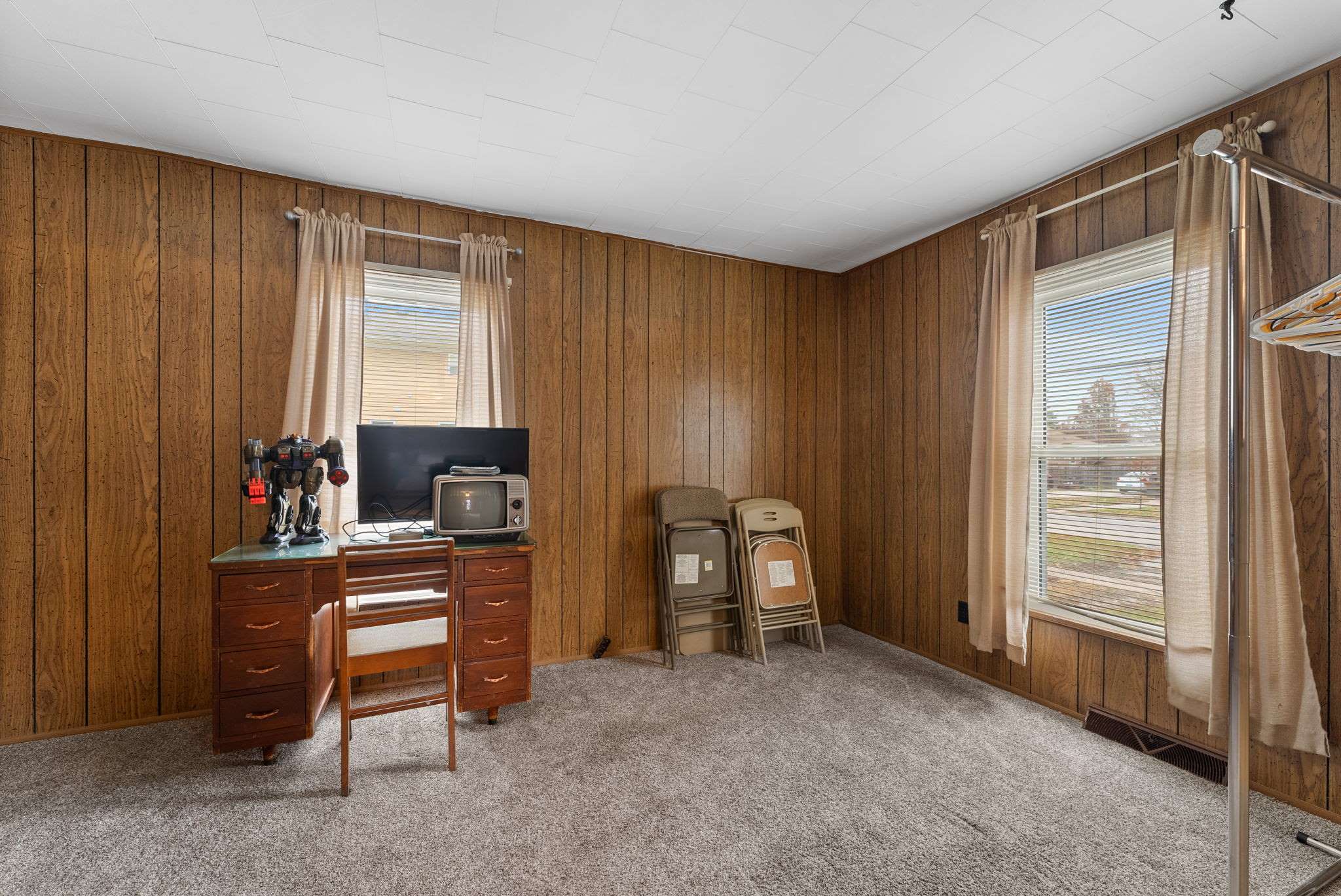 315 W Locust St, Cambridge, IL 61238