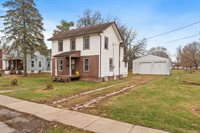 315 W Locust St, Cambridge, IL 61238