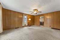 315 W Locust St, Cambridge, IL 61238