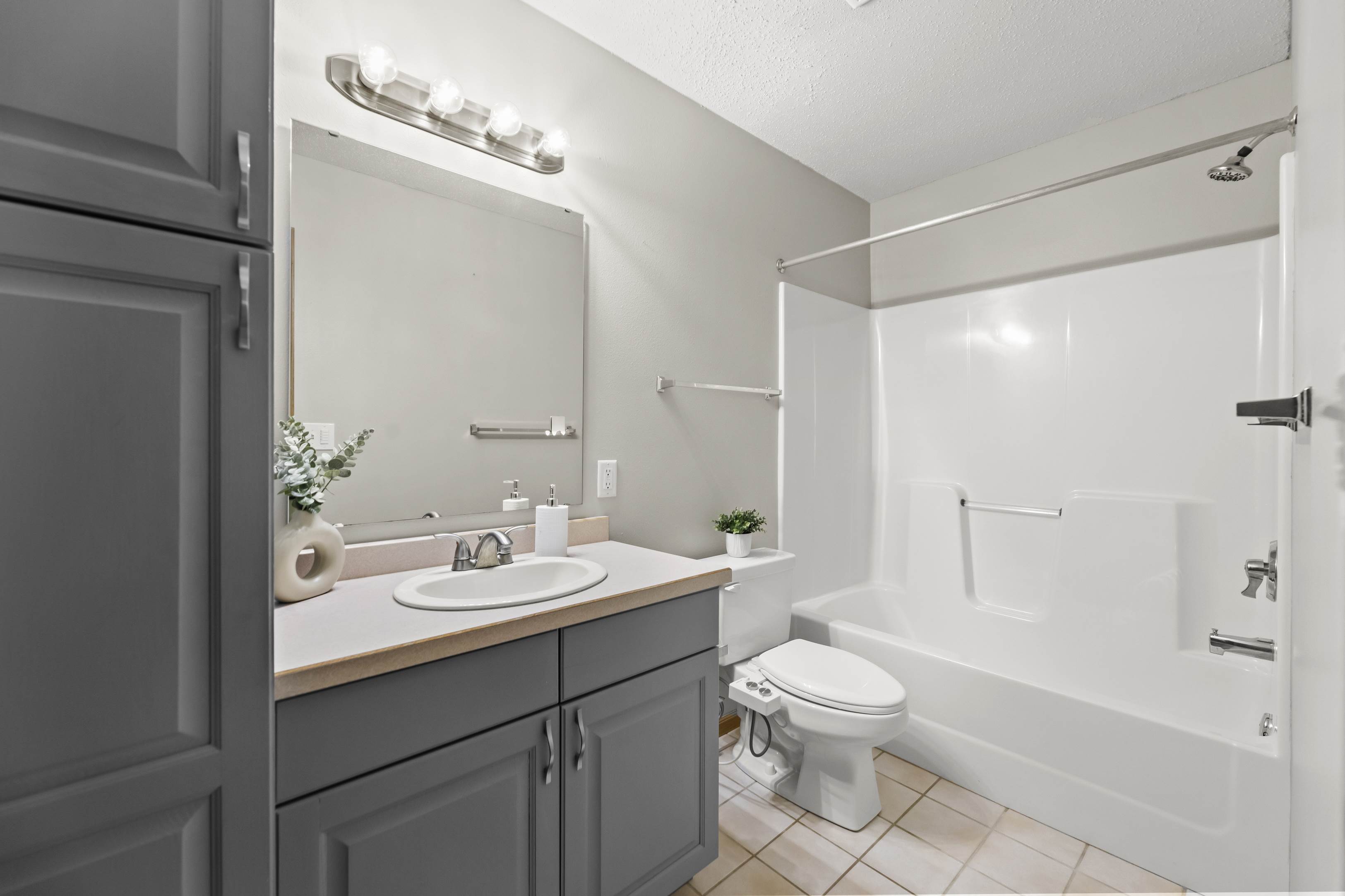 4318 39 1/2 Ave S, Fargo, ND 58104