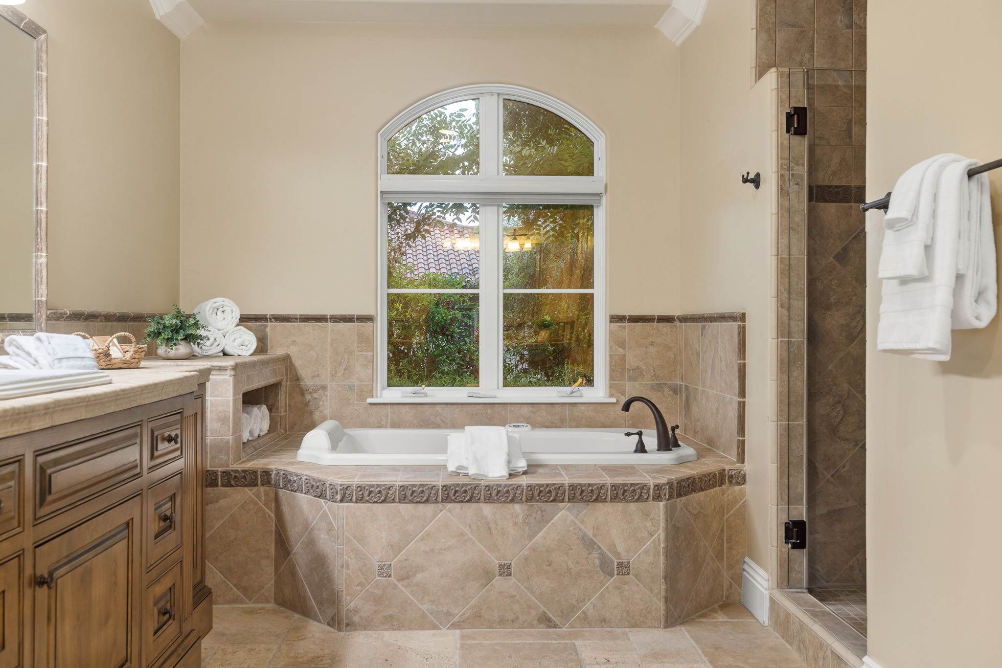 12750 Macdonald Drive, Ojai, CA 93023