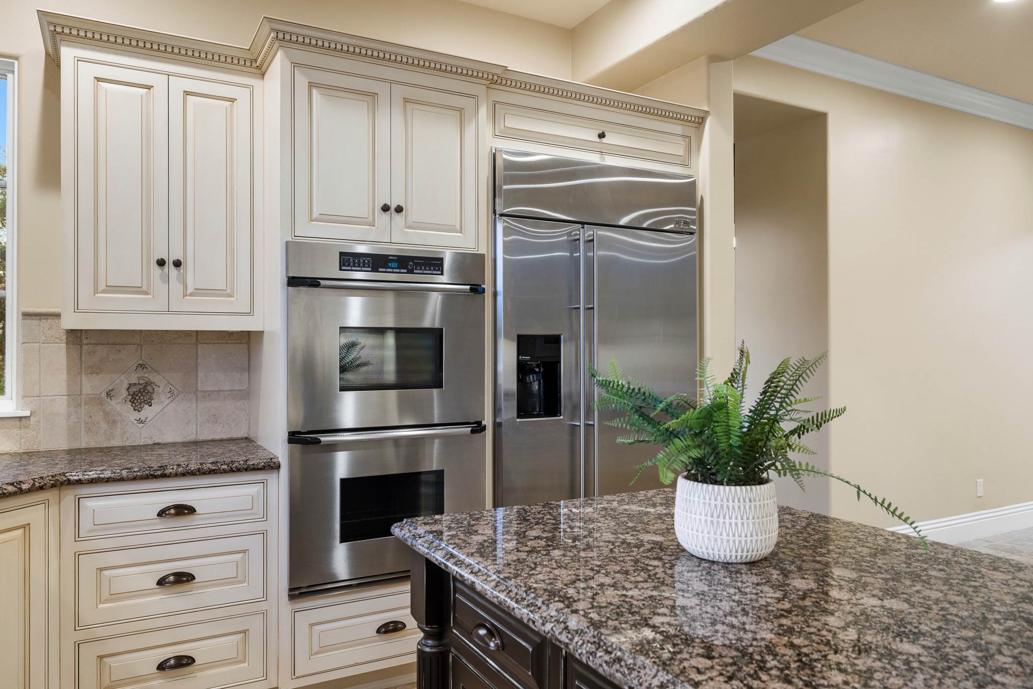 12750 Macdonald Drive, Ojai, CA 93023