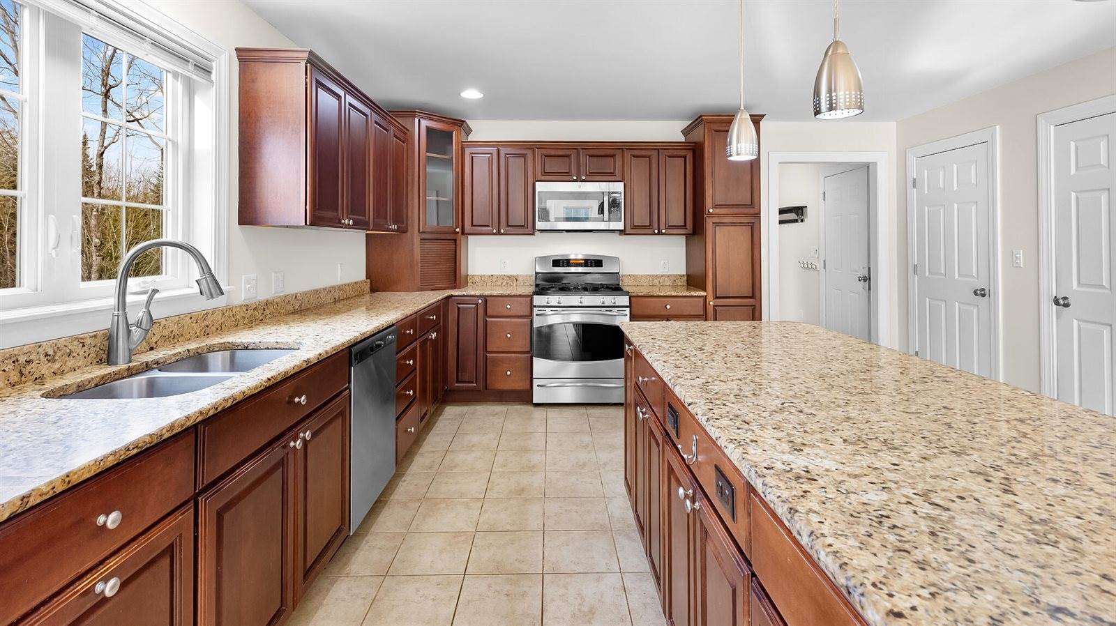 183 Skyline Road, Bangor, ME 04401