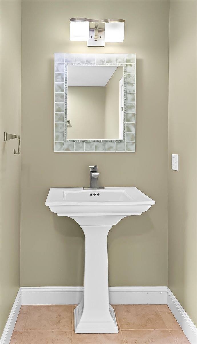 183 Skyline Road, Bangor, ME 04401