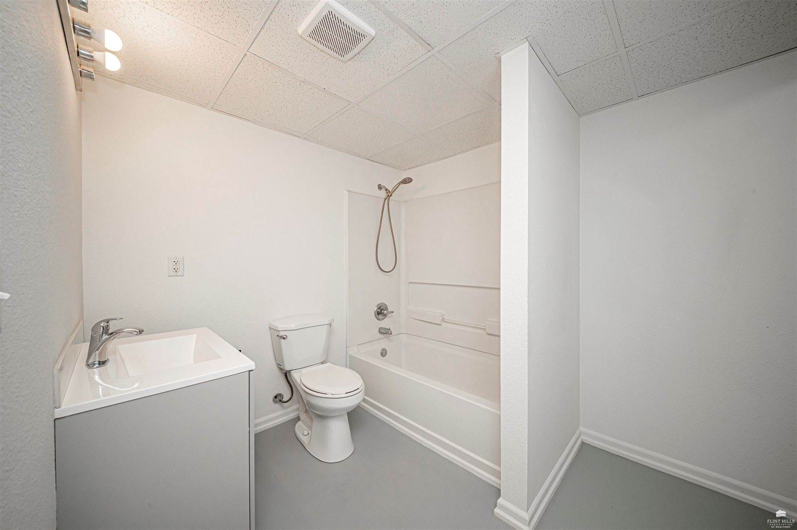 604 Jerry Drive, Junction City, KS 66441