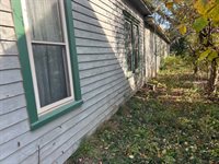 701 S Chestnut St, McPherson, KS 67460