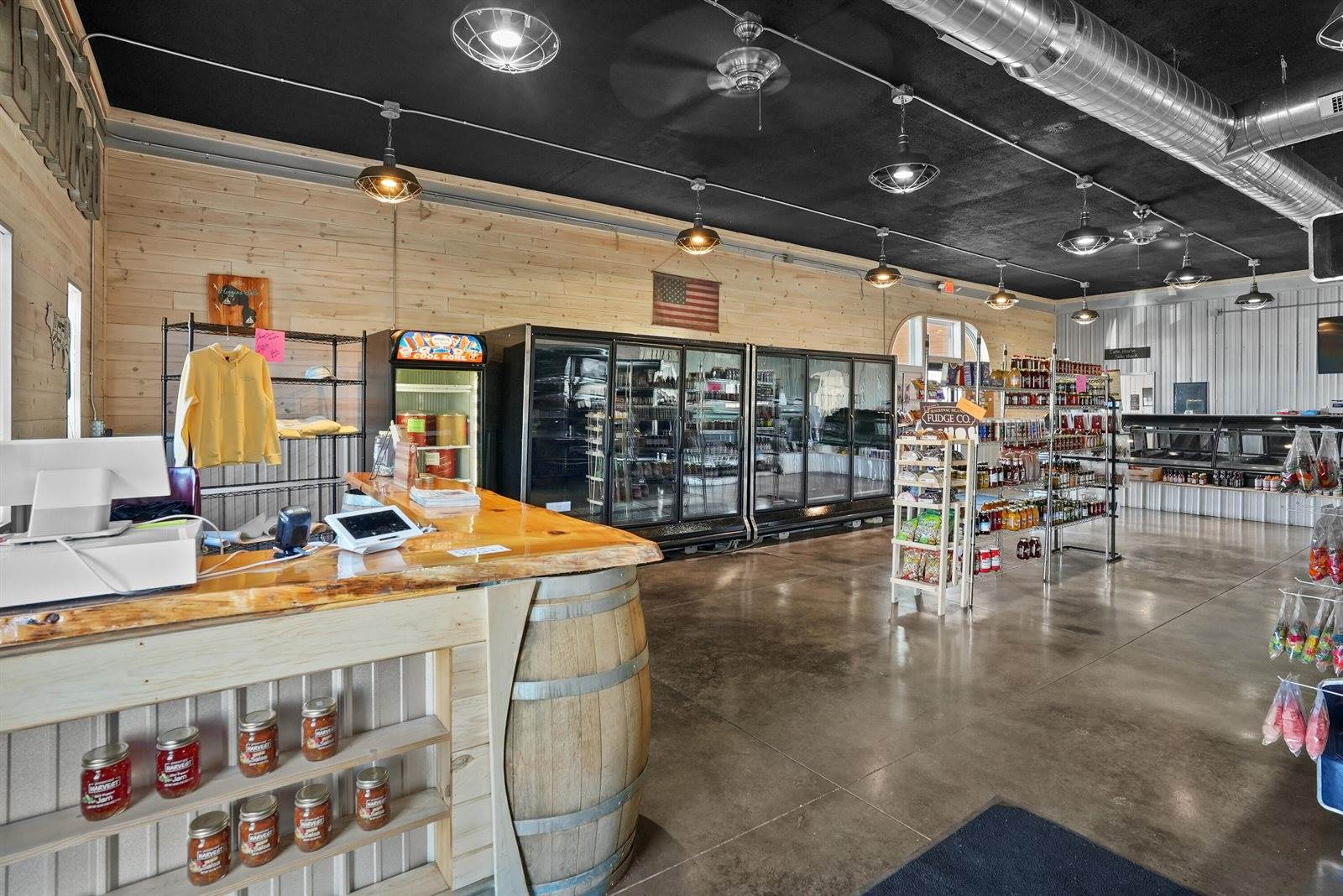 2121 West Houghton Lake Drive, Prudenville, MI 48651