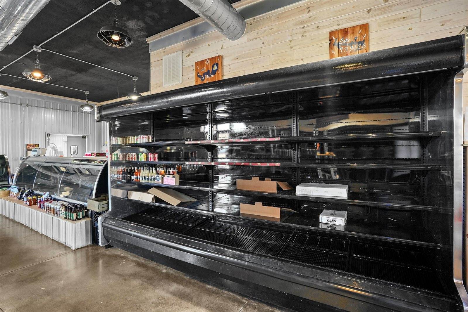 2121 West Houghton Lake Drive, Prudenville, MI 48651