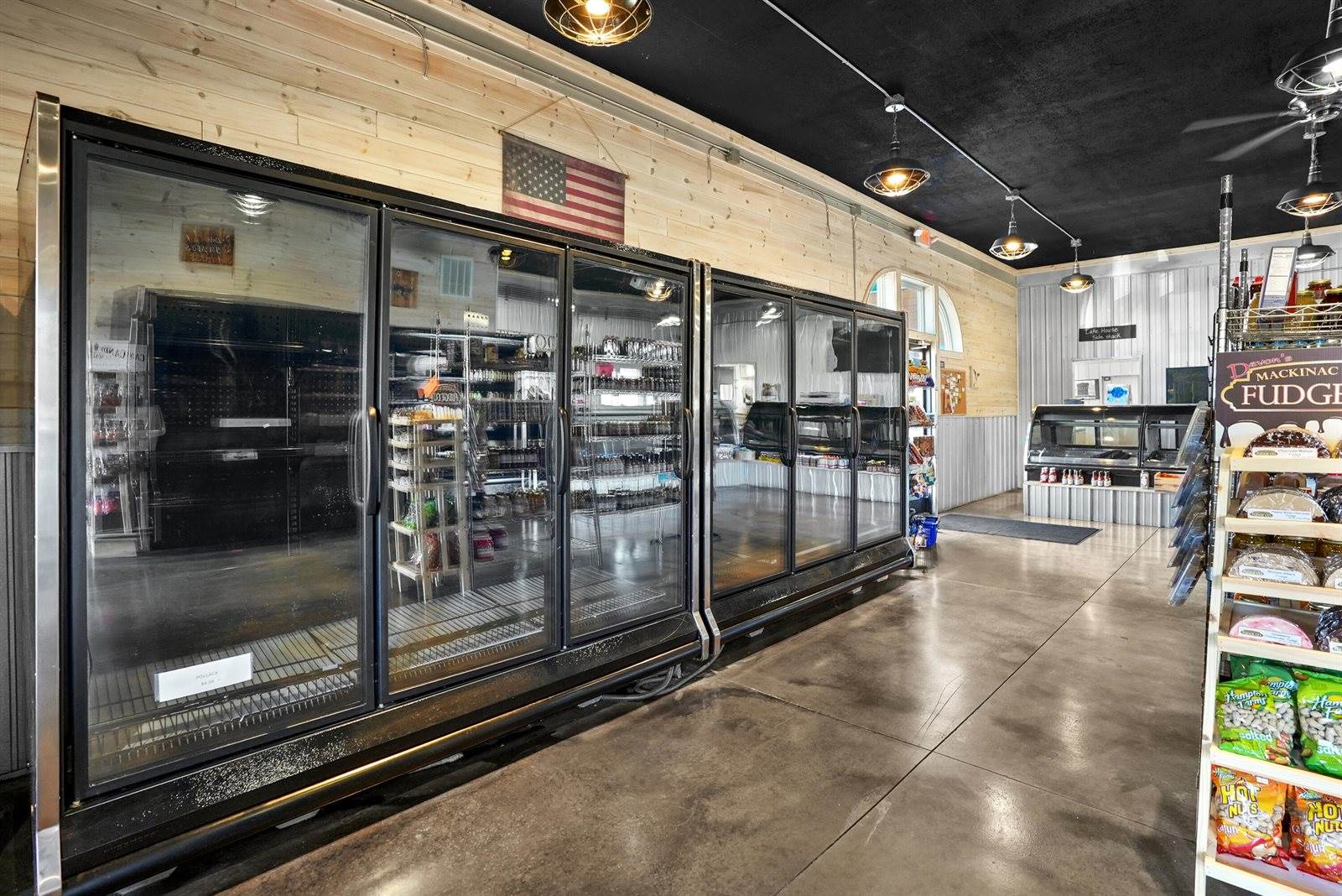 2121 West Houghton Lake Drive, Prudenville, MI 48651