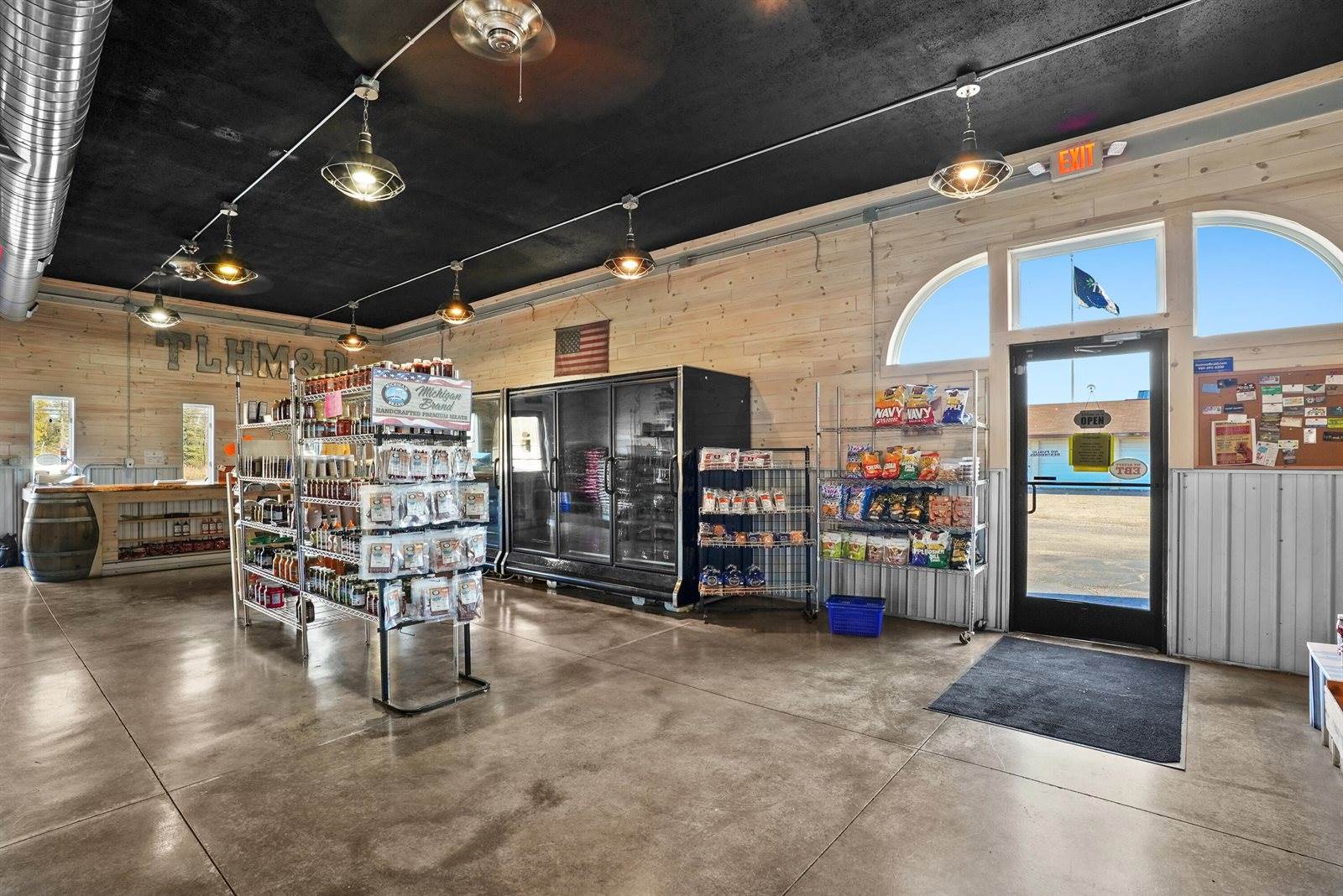 2121 West Houghton Lake Drive, Prudenville, MI 48651