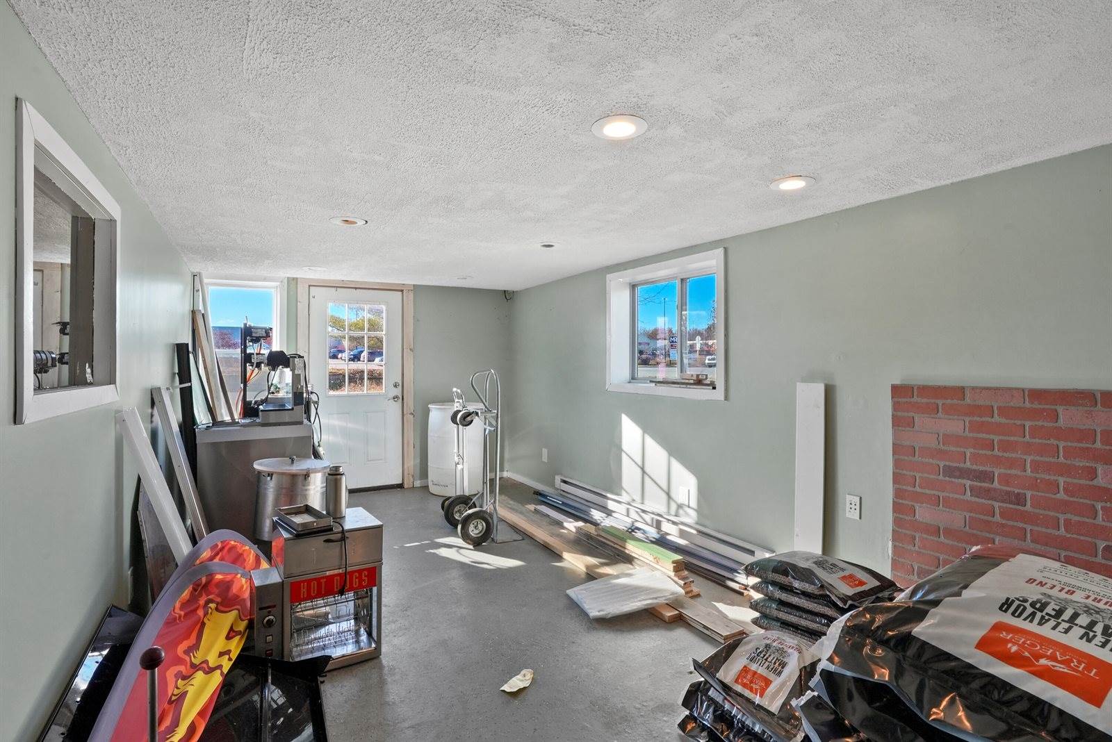 2121 West Houghton Lake Drive, Prudenville, MI 48651