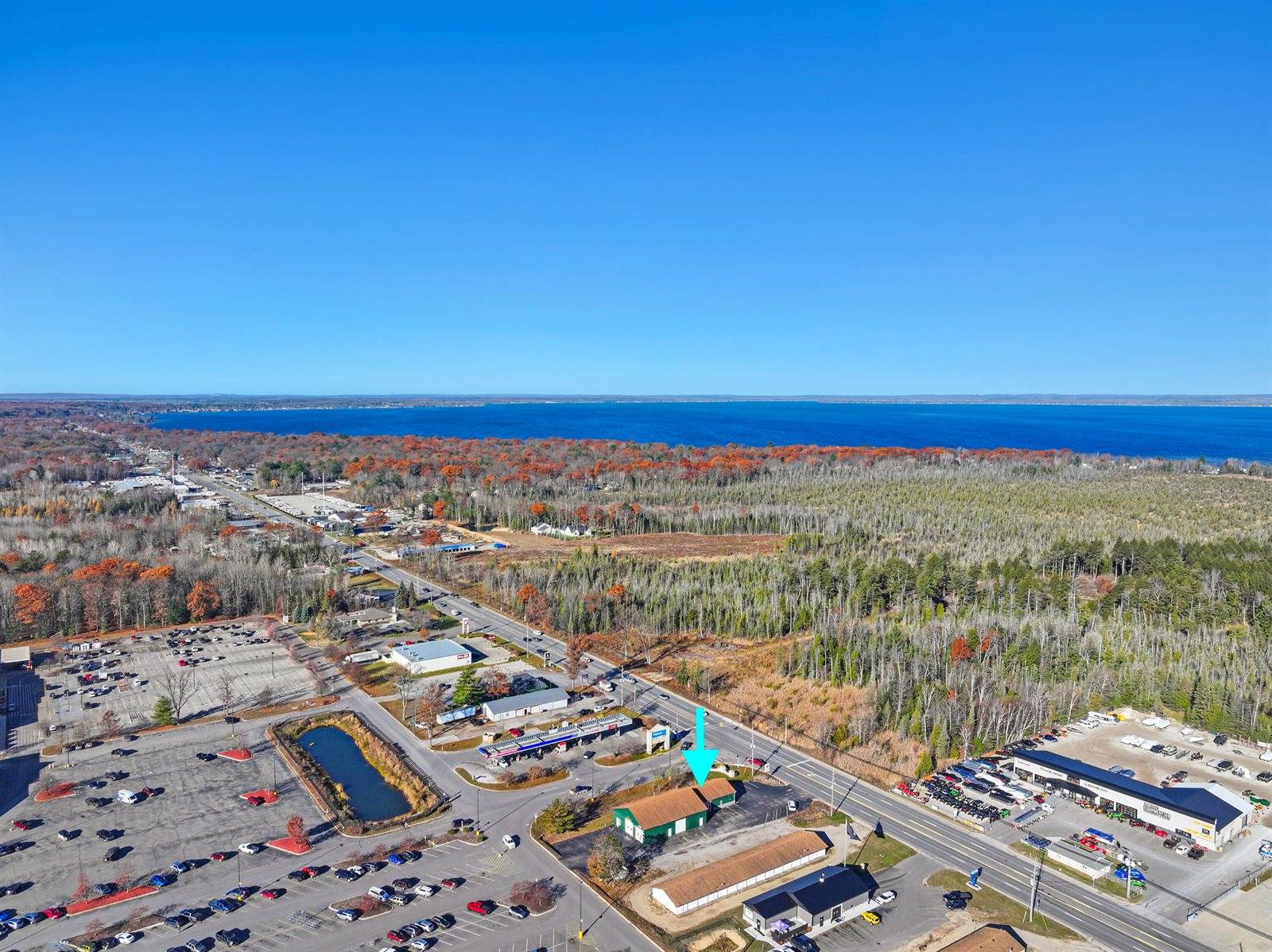 2121 West Houghton Lake Drive, Prudenville, MI 48651