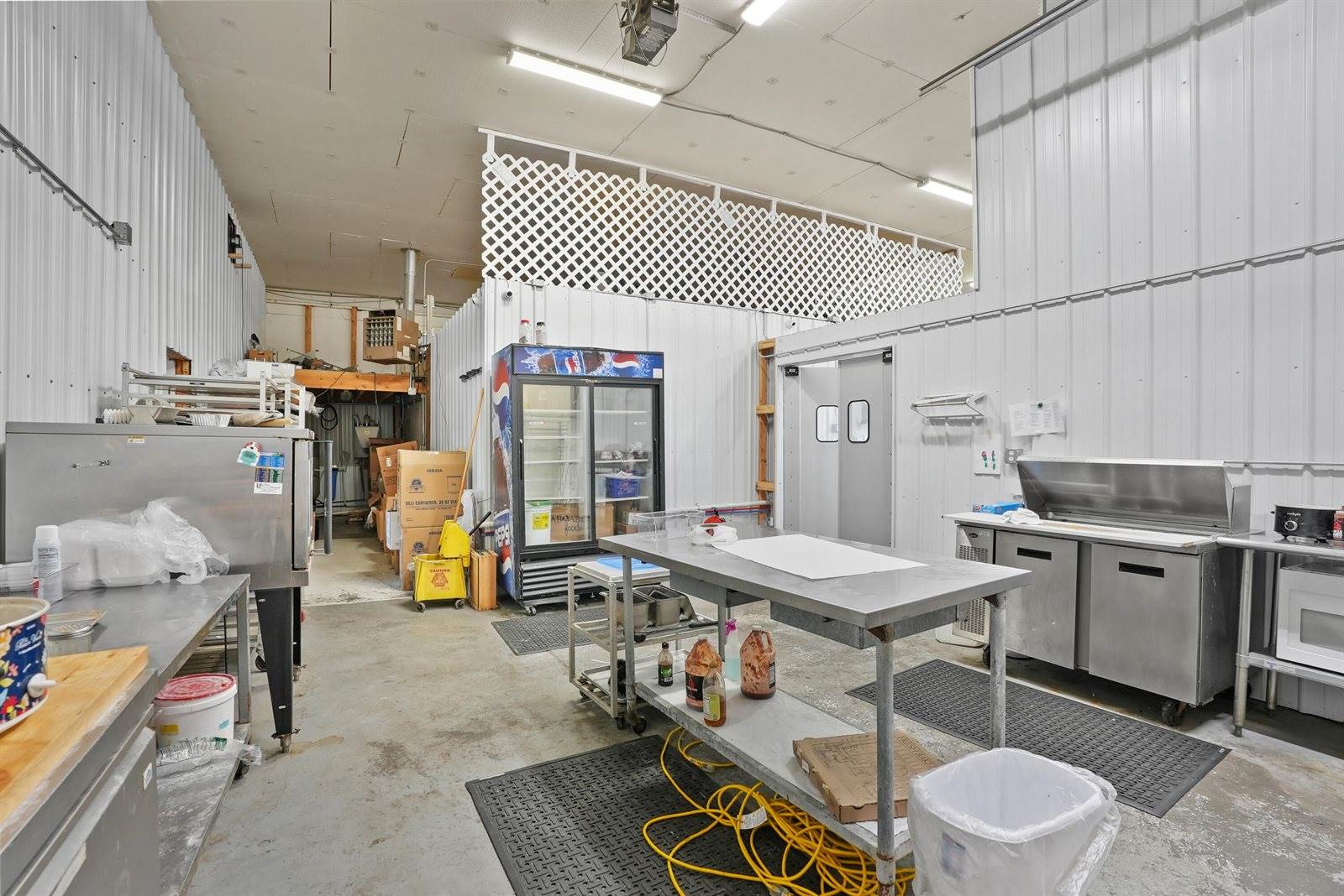 2121 West Houghton Lake Drive, Prudenville, MI 48651