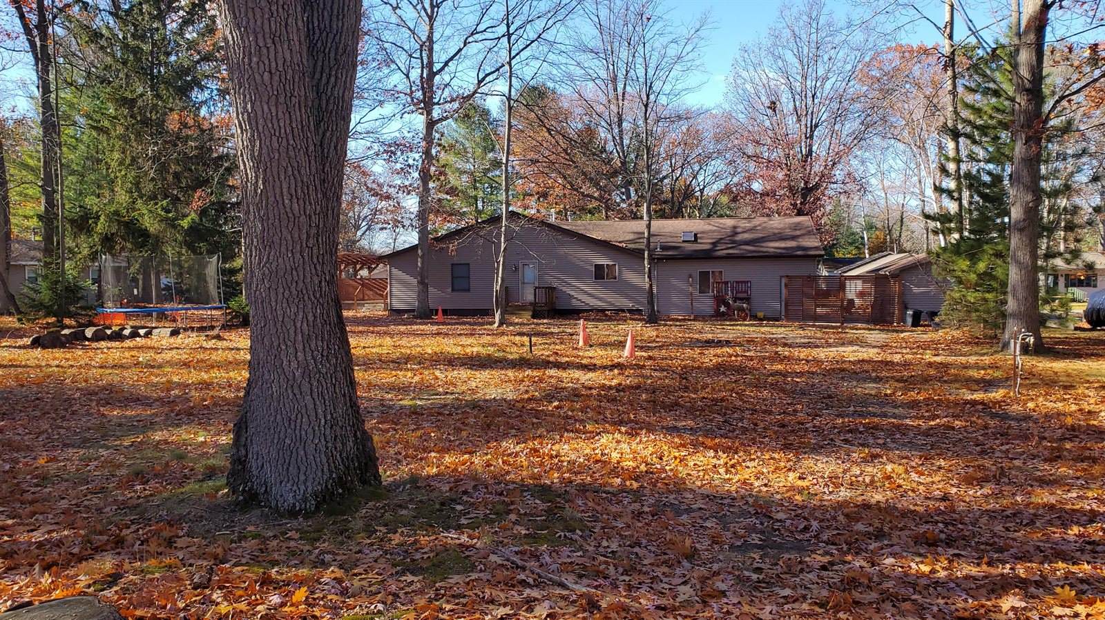 307 Oakwood Avenue, Prudenville, MI 48651