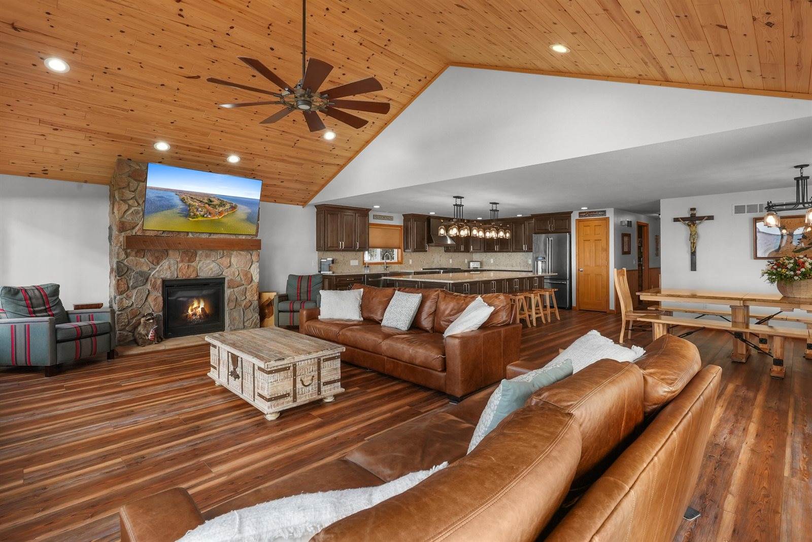 1245 Long Point Drive, Houghton Lake, MI 48629