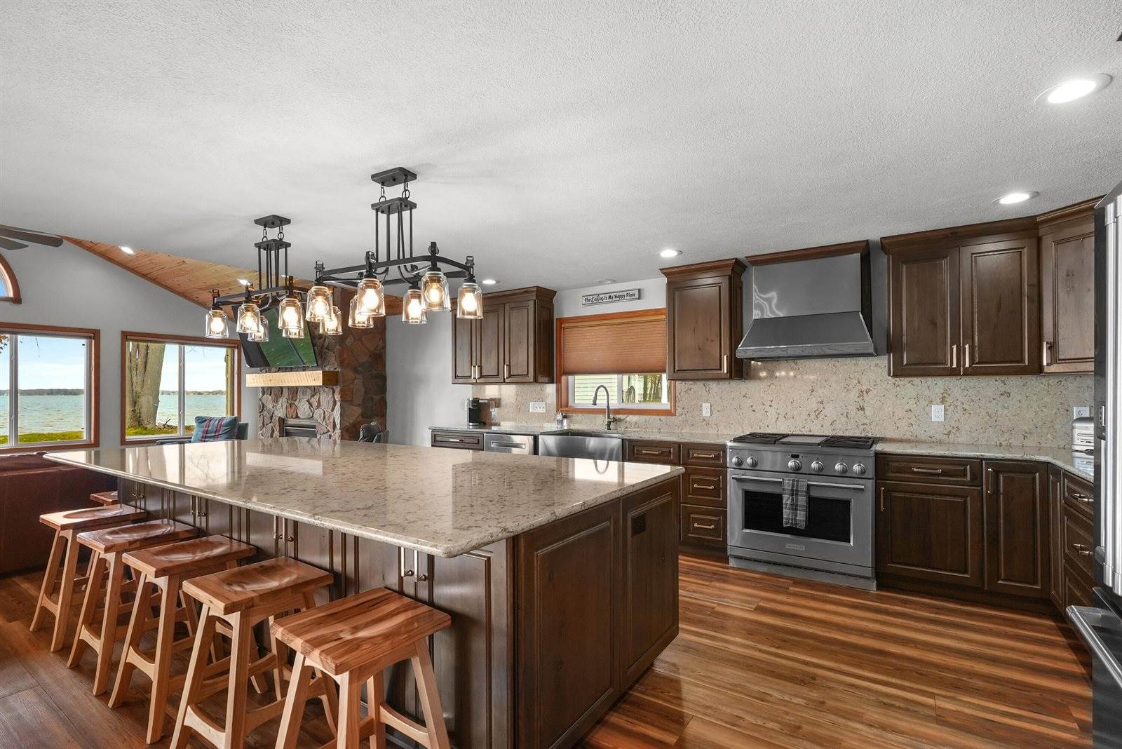 1245 Long Point Drive, Houghton Lake, MI 48629