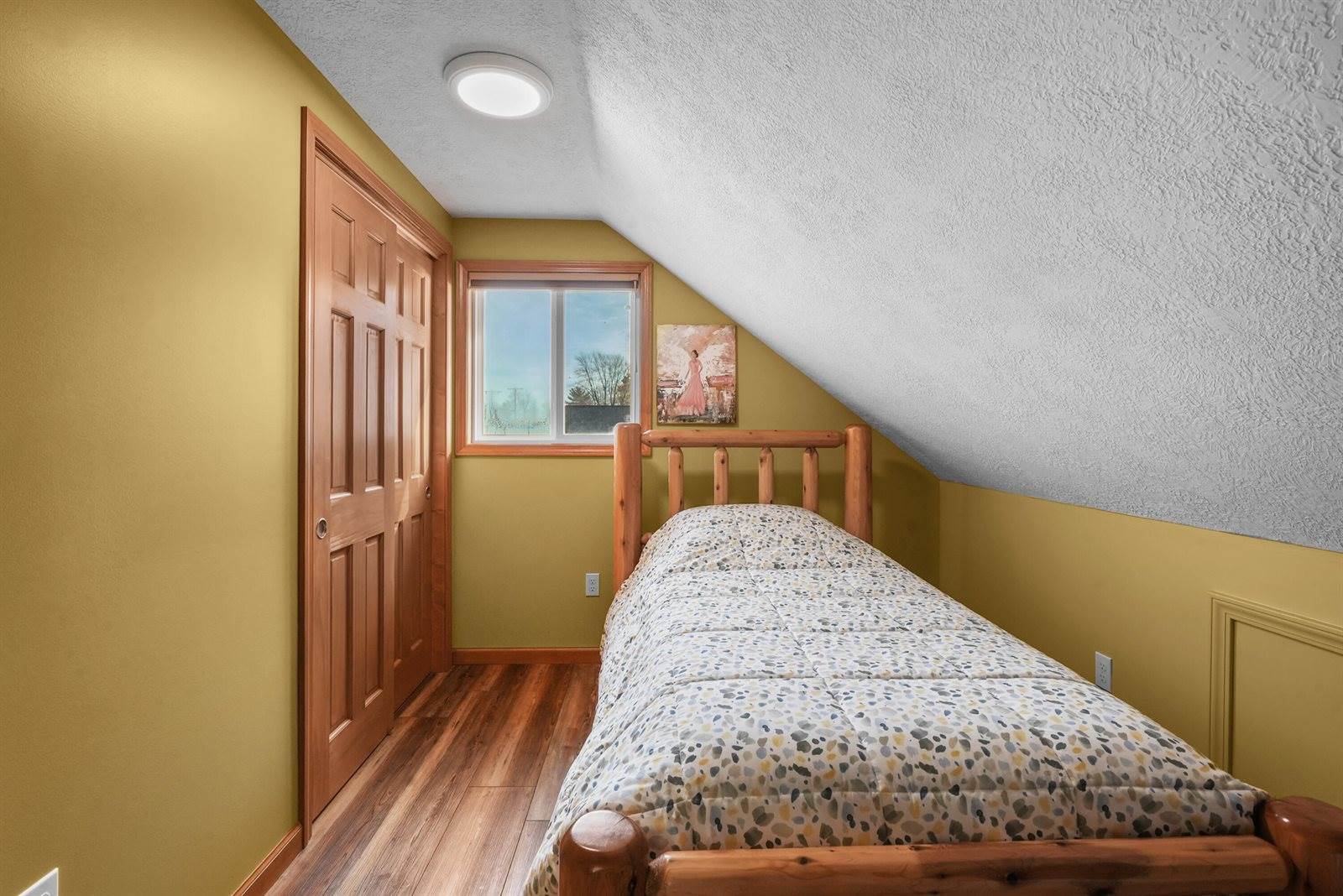 1245 Long Point Drive, Houghton Lake, MI 48629