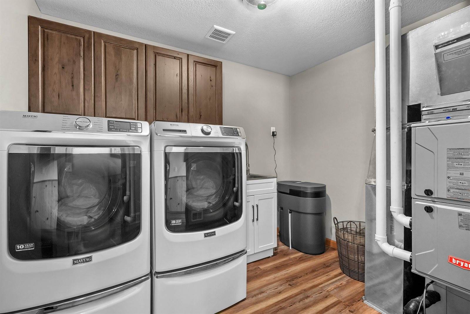 1245 Long Point Drive, Houghton Lake, MI 48629