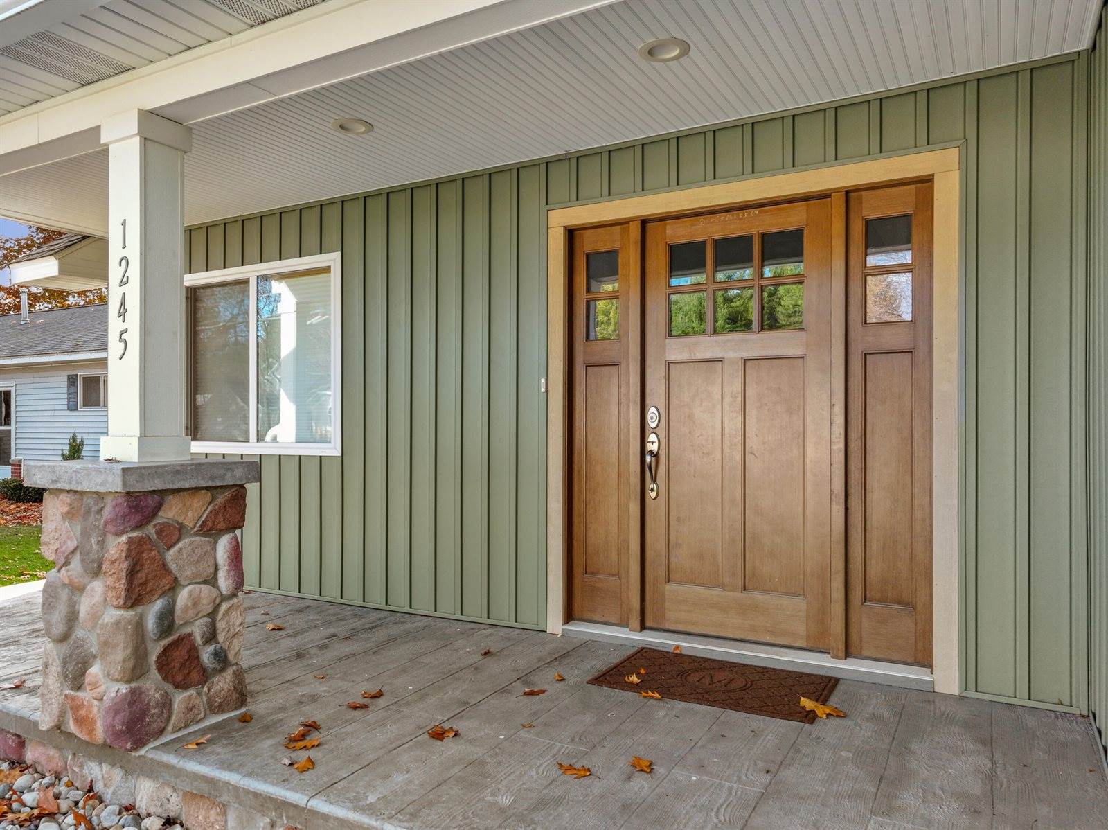 1245 Long Point Drive, Houghton Lake, MI 48629