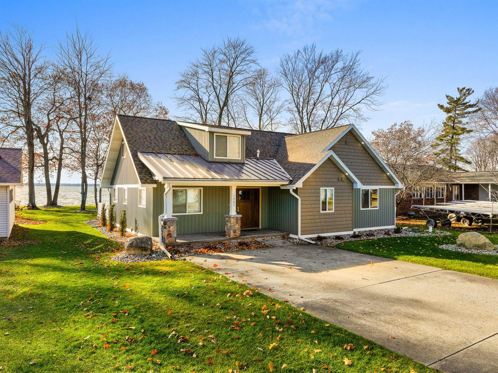1245 Long Point Drive, Houghton Lake, MI 48629