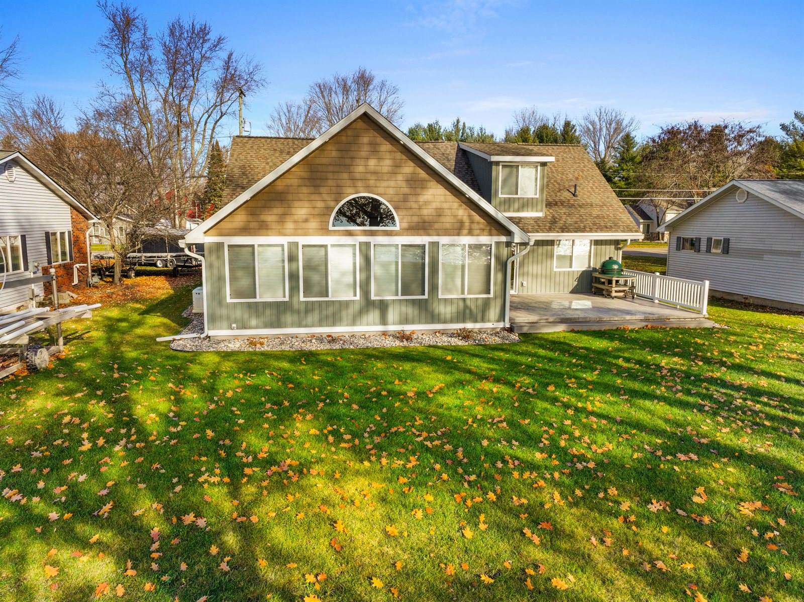 1245 Long Point Drive, Houghton Lake, MI 48629