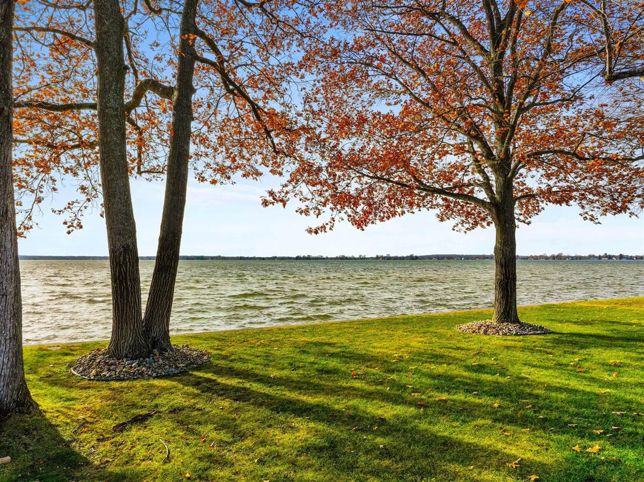 1245 Long Point Drive, Houghton Lake, MI 48629