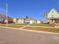 306 Broadway West, Williston, ND 58801