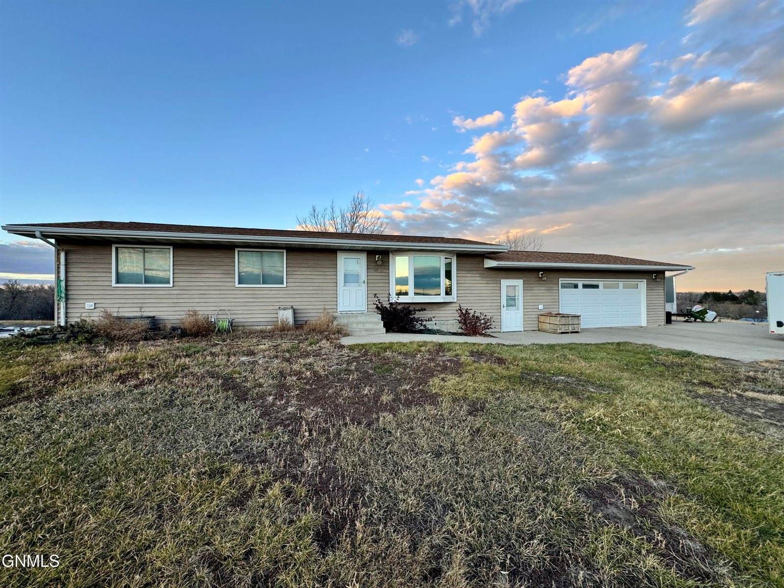 1533 53rd Street West, Williston, ND 58801
