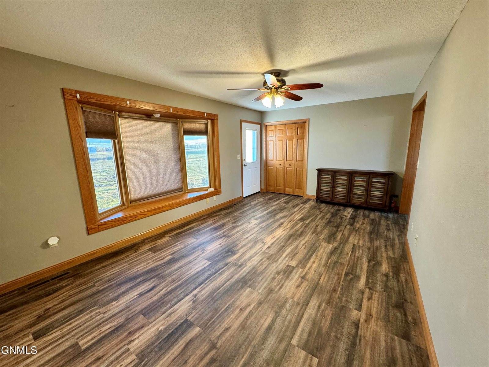 1533 53rd Street West, Williston, ND 58801