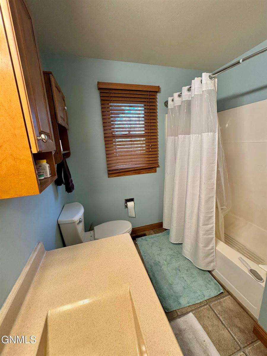 1533 53rd Street West, Williston, ND 58801