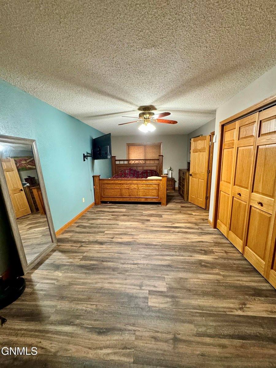 1533 53rd Street West, Williston, ND 58801