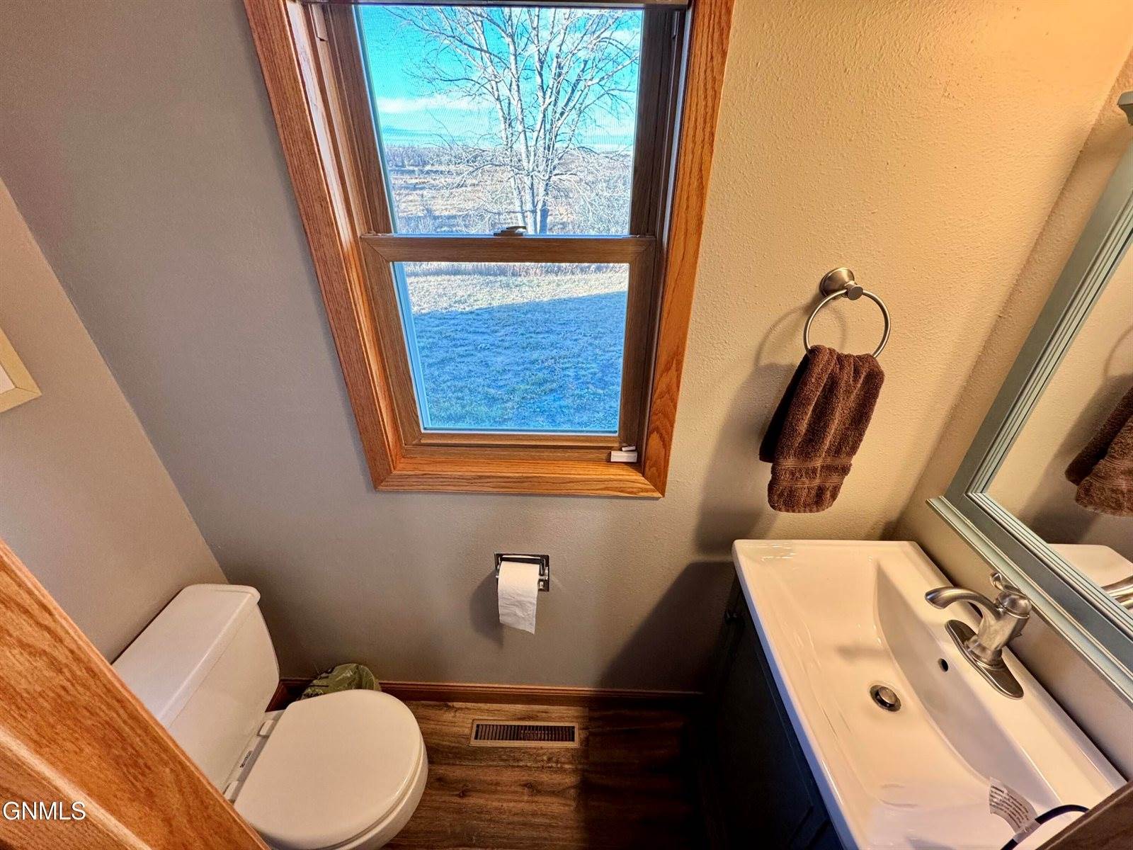 1533 53rd Street West, Williston, ND 58801