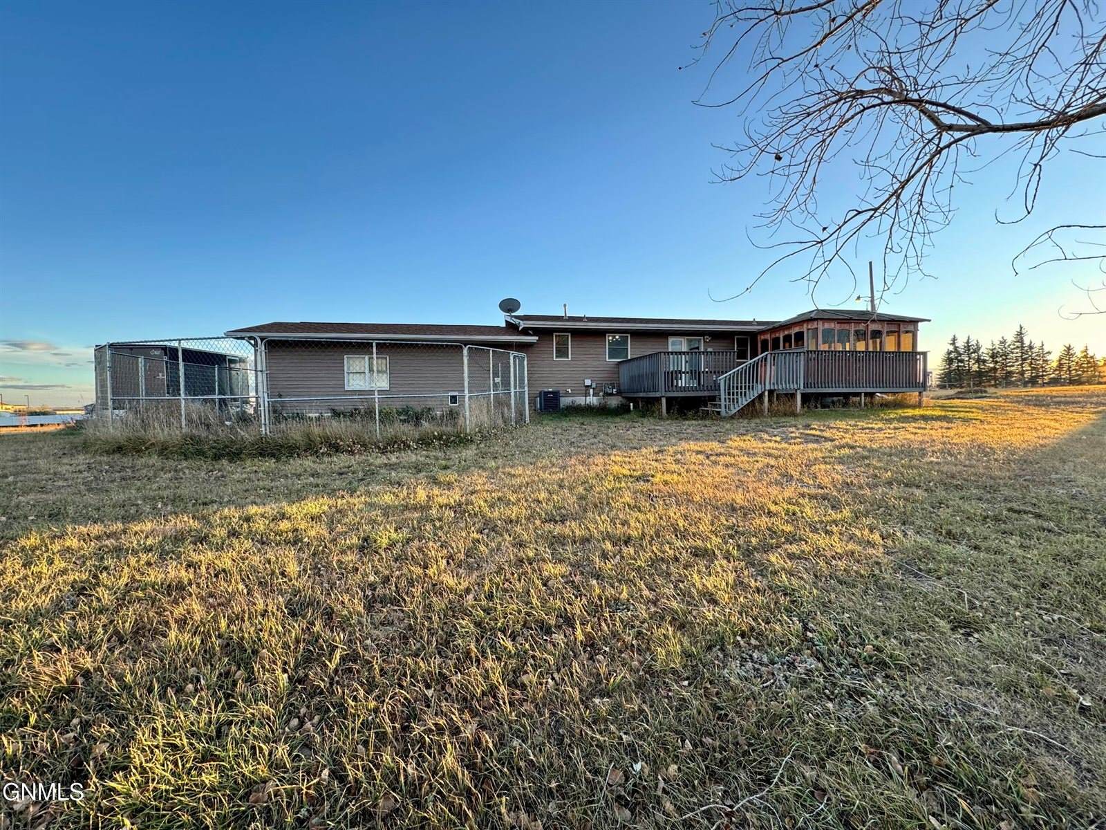 1533 53rd Street West, Williston, ND 58801