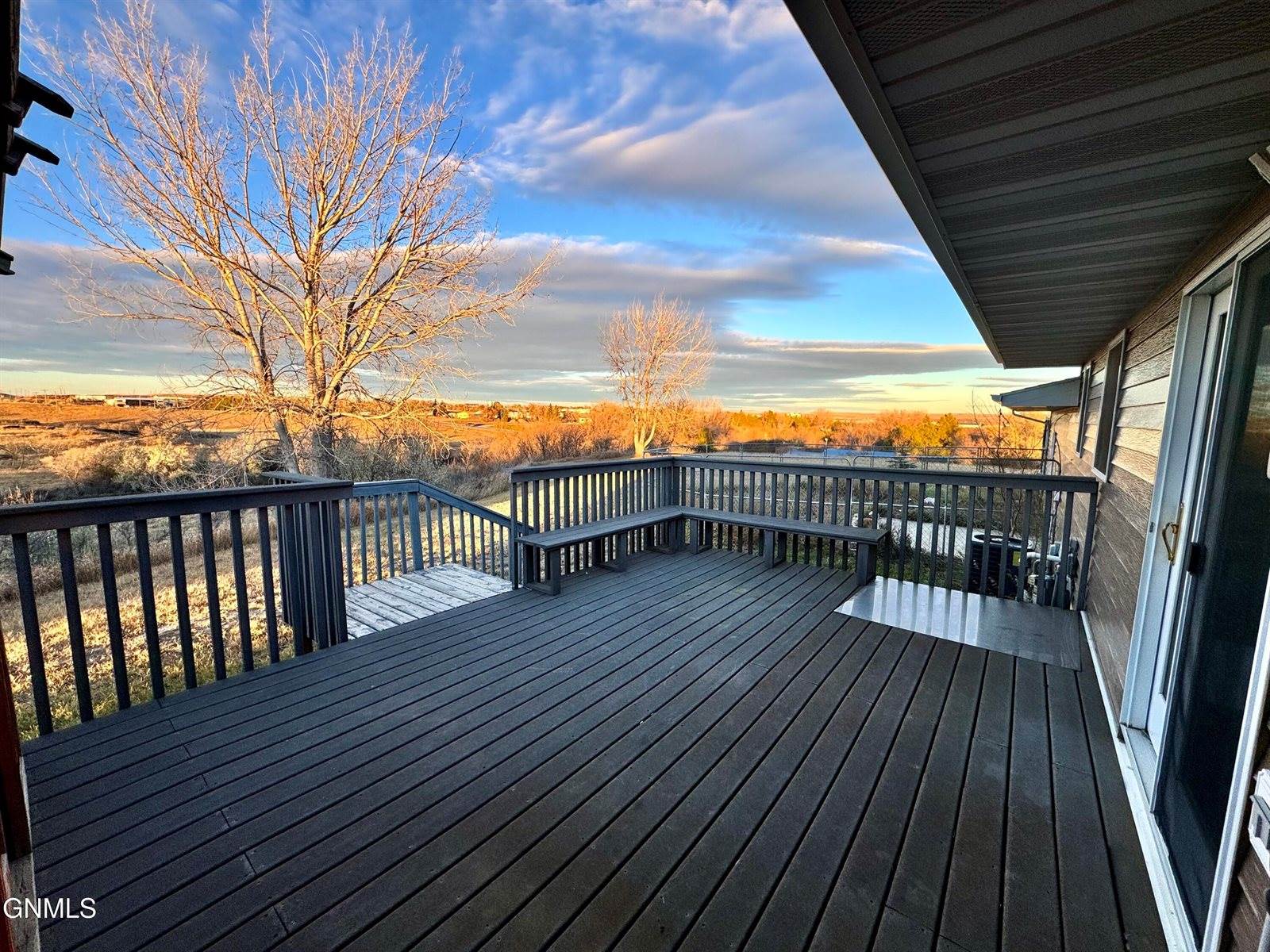 1533 53rd Street West, Williston, ND 58801