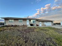 1533 53rd Street West, Williston, ND 58801
