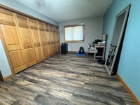 1533 53rd Street West, Williston, ND 58801