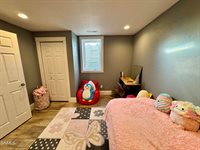 1533 53rd Street West, Williston, ND 58801