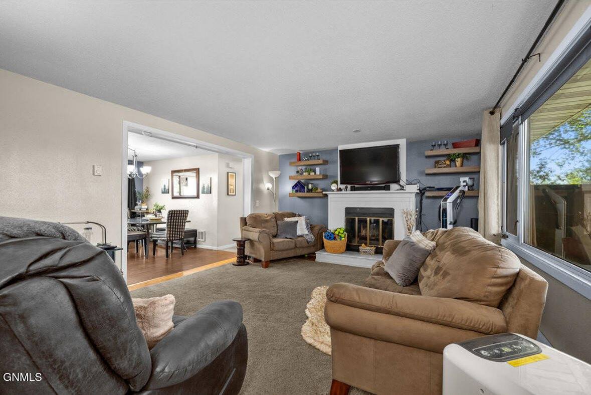 5045 132nd Trail NW, Williston, ND 58801