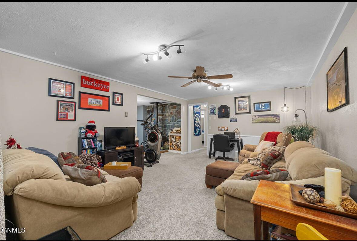 5045 132nd Trail NW, Williston, ND 58801