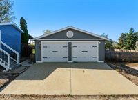 5045 132nd Trail NW, Williston, ND 58801