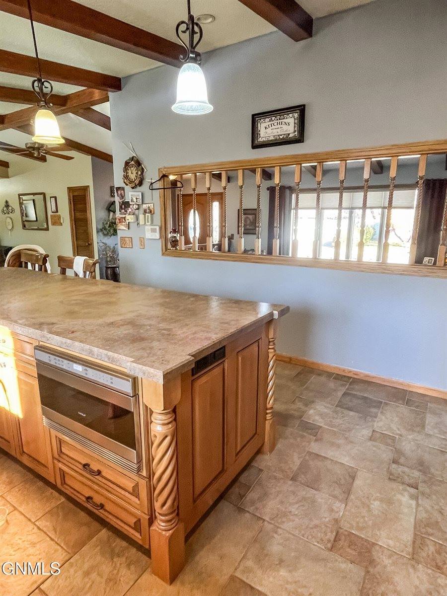 102 9th Avenue SE, Crosby, ND 58730