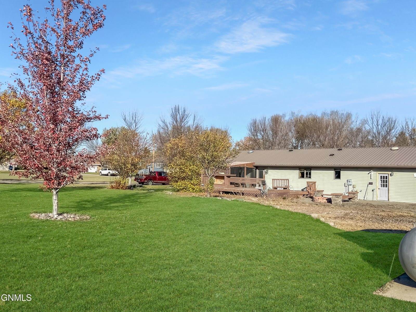 102 9th Avenue SE, Crosby, ND 58730