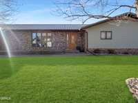 102 9th Avenue SE, Crosby, ND 58730