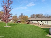 102 9th Avenue SE, Crosby, ND 58730