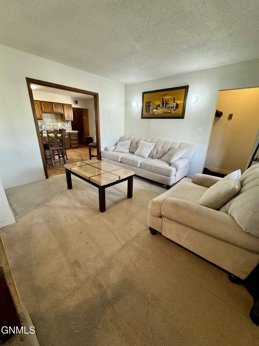 12 1st Street East, Culbertson, MT 59218