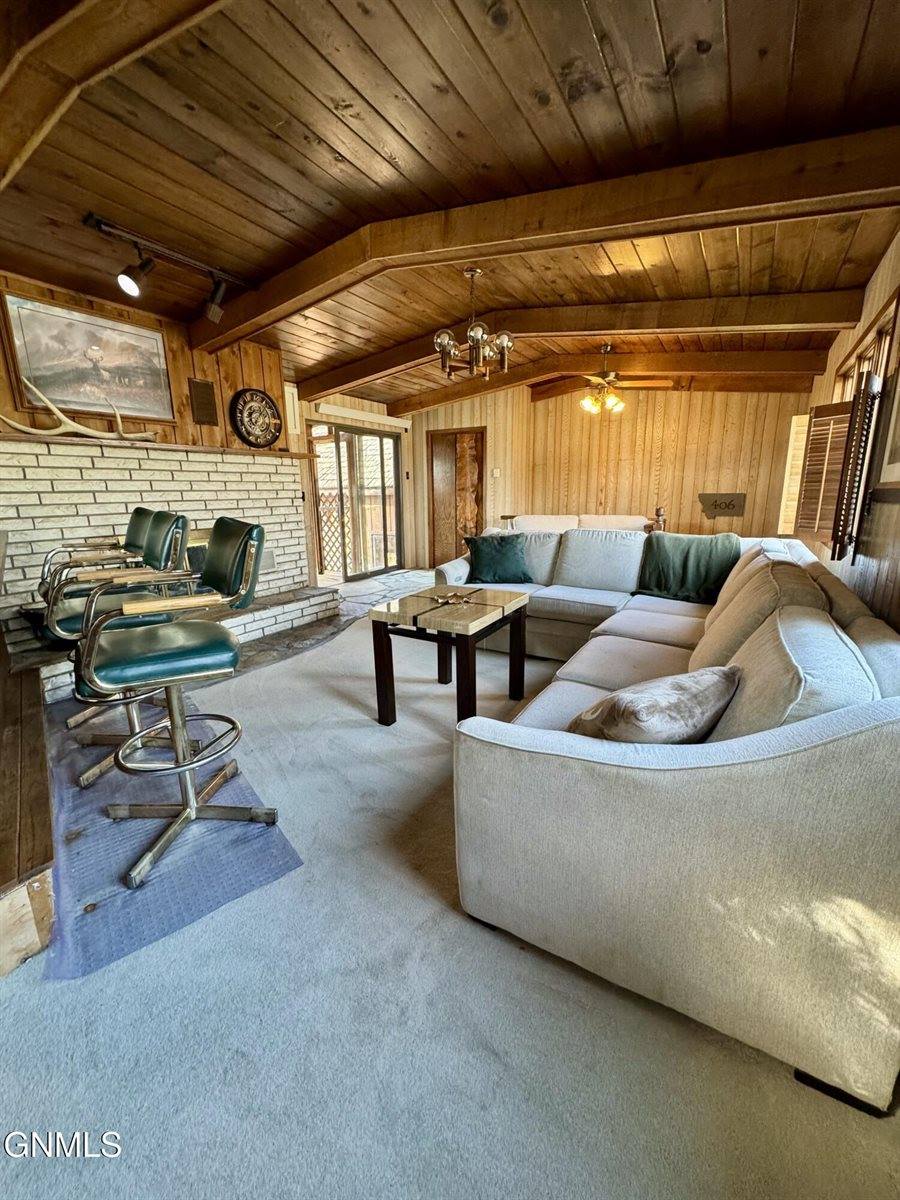 12 1st Street East, Culbertson, MT 59218