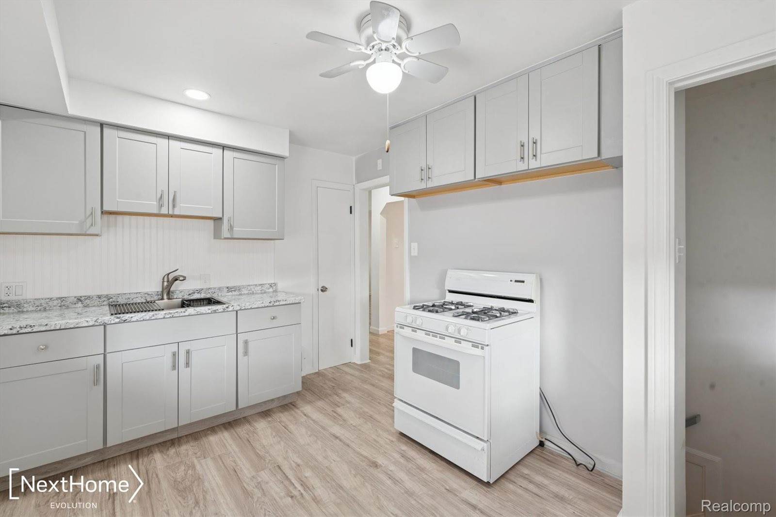 1969 Regina Avenue, LincolnParkCity_Wayne, MI 48146