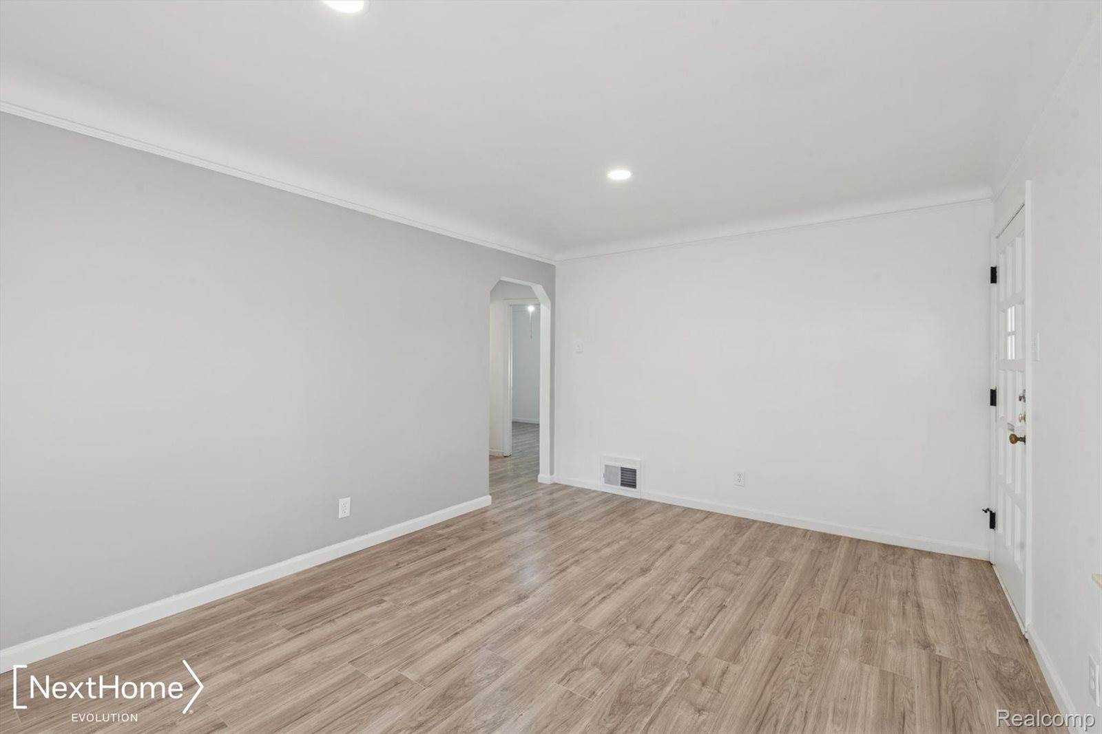 1969 Regina Avenue, LincolnParkCity_Wayne, MI 48146