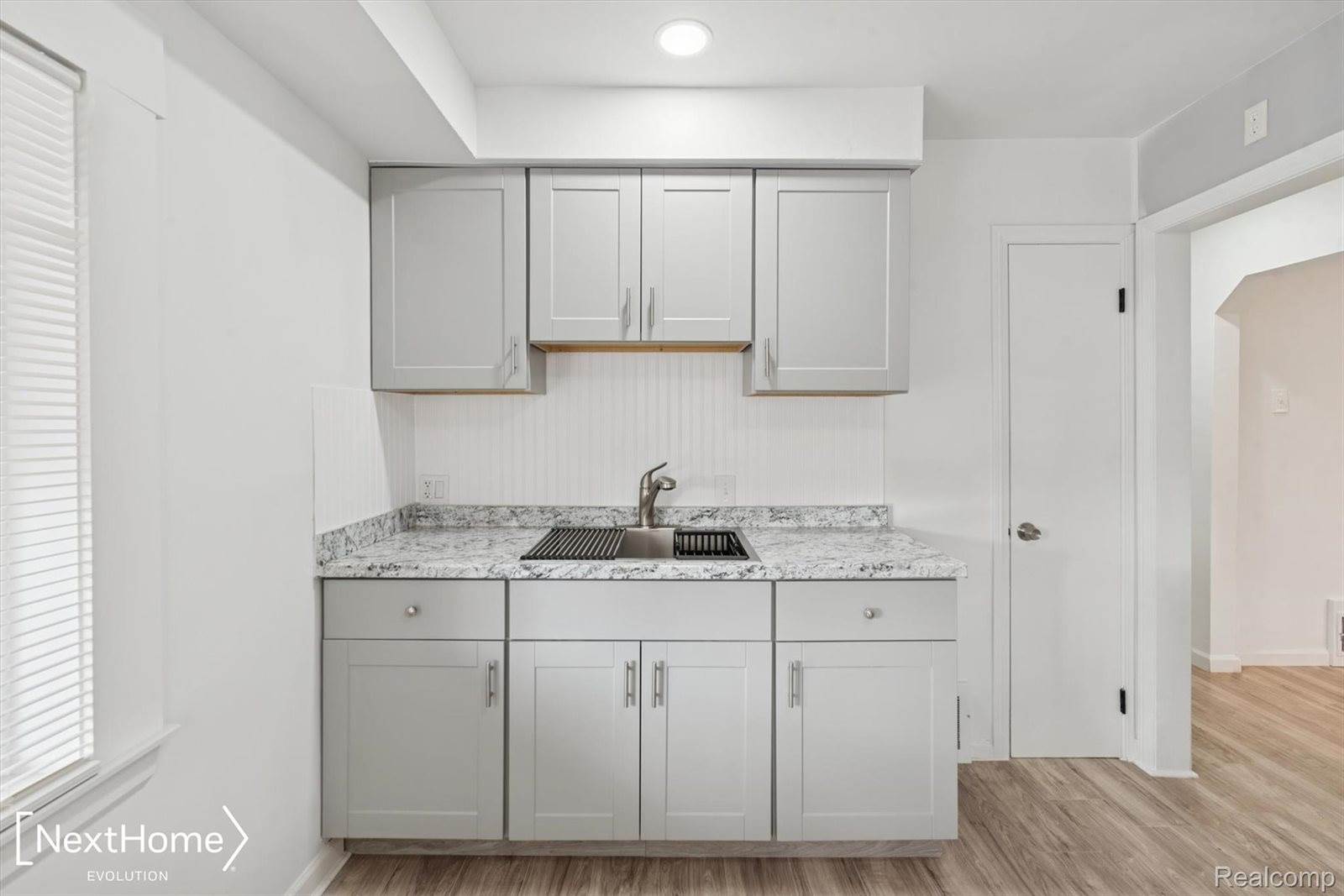 1969 Regina Avenue, LincolnParkCity_Wayne, MI 48146